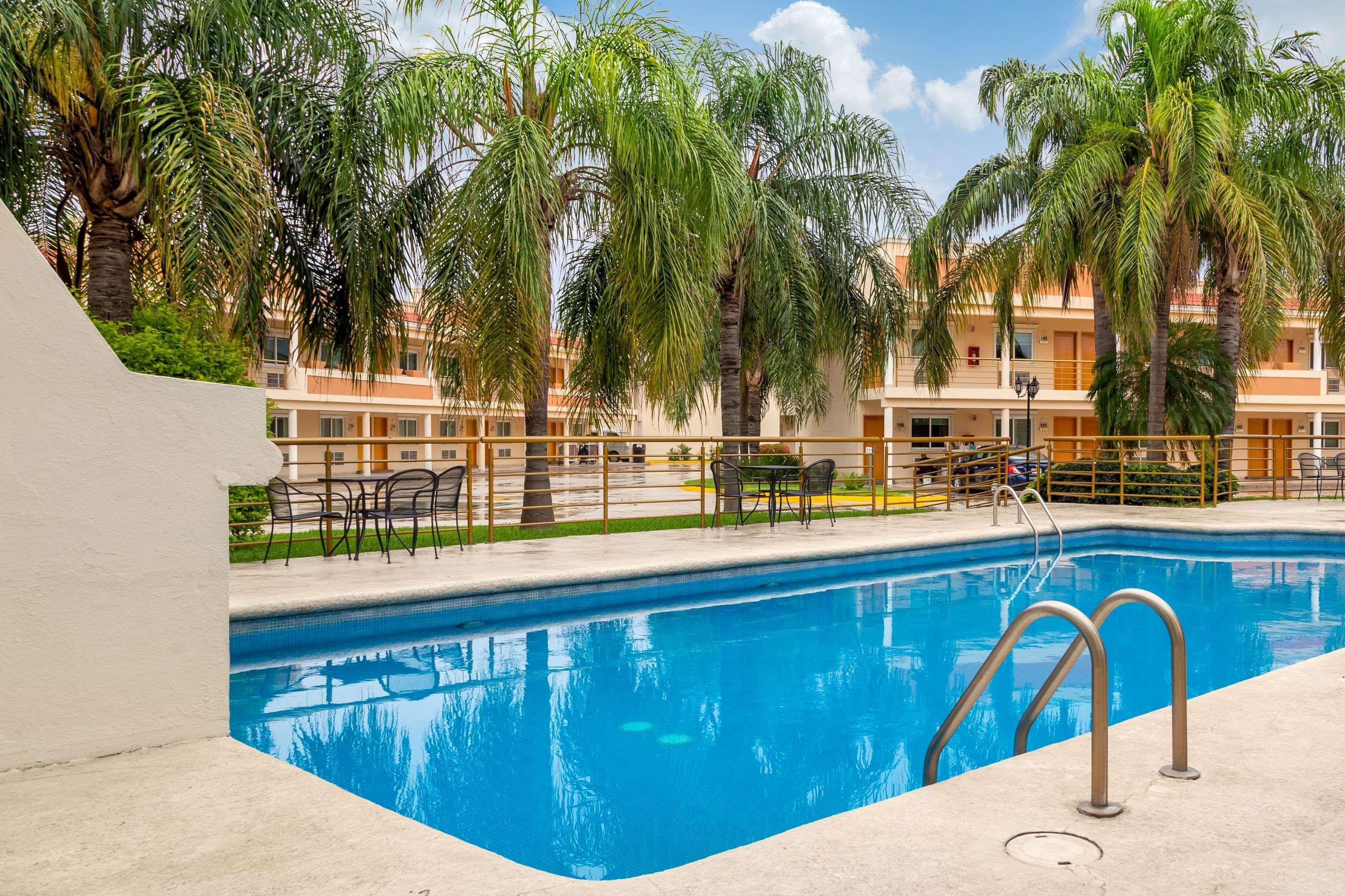 Comfort Inn Monterrey Norte San Nicolas de los Garza Exterior photo